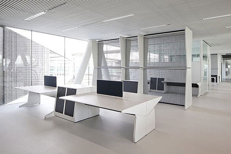 辦公室裝修設(shè)計(jì)中如何合理搭配設(shè)計(jì)好窗戶？(圖2)